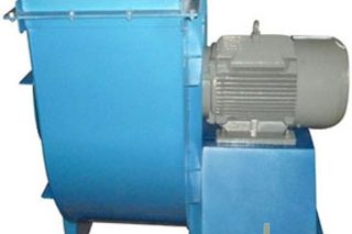 Quat Ly Tam Trong Quat Hut Khoi Bep750x500